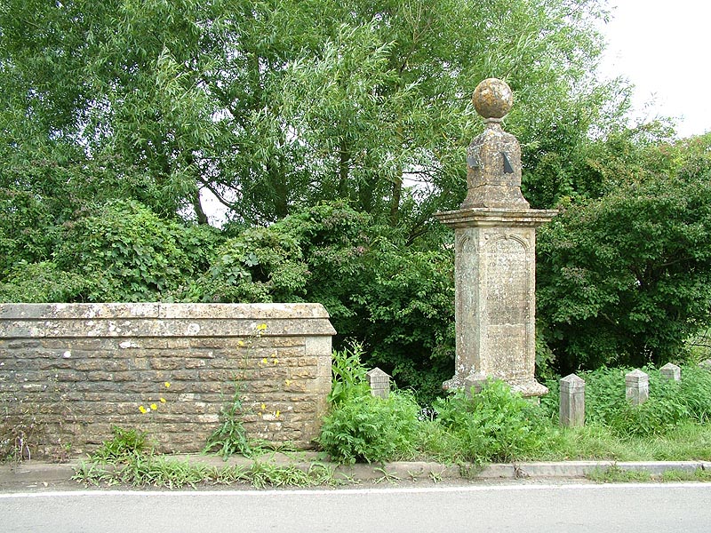 Maud Heath Monument at Kellaways, Langley Burrell