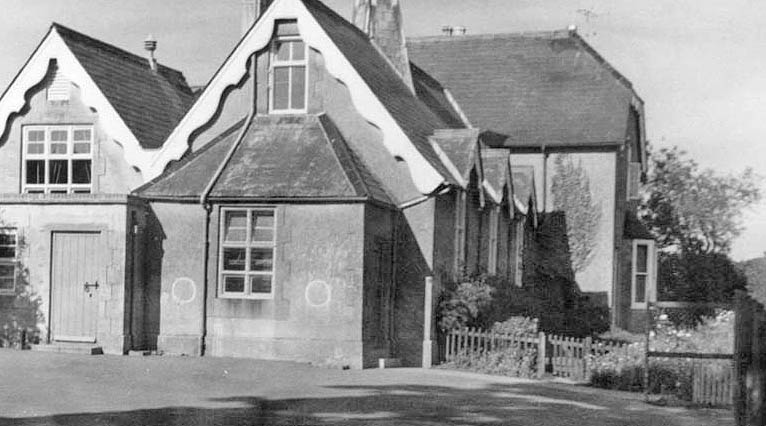National School, Woodford